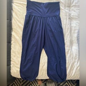 Lululemon Athletica Navy Blue Cropped Ankle Pants